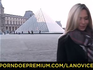LA newcummer - sumptuous platinum-blonde gets nailed in the twat